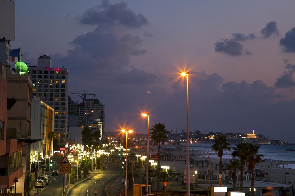 Designed Beach Apartments Тел Авив Стая снимка